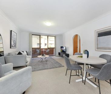 Oversized Apartment In Paramount Position - Photo 3