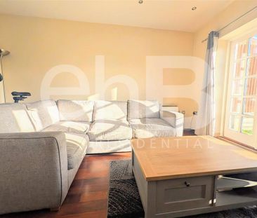 2 bedroom townhouse to rent - Photo 3