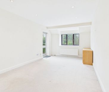 Raylands Mead, Gerrards Cross, Buckinghamshire,SL9 - Photo 6