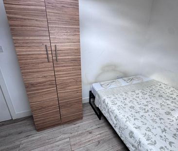 Room in a Shared House, Buller Road, N17 - Photo 1