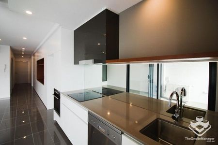 Partially Furnished Modern Apartment in West End - Photo 3