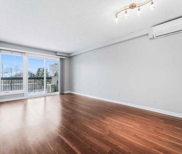 Spacious Two-Bedroom Condo for Rent Near Rideau River - Photo 1