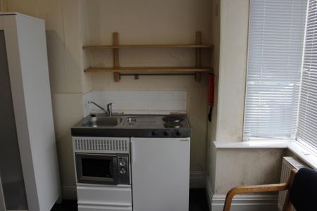 Studio to rent - Photo 4