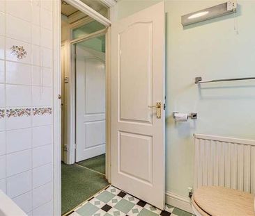 Little Manor Gardens, Cranleigh, GU6 - Photo 6