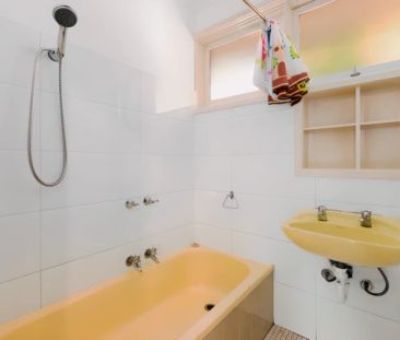 2 Bed, 1 Bath - Photo 5