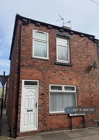 2 bedroom end of terrace house to rent - Photo 3