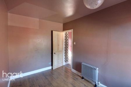 2 bedroom end of terrace house to rent - Photo 5