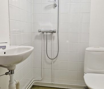 Heljestrandsgatan, Eskilstuna - Photo 4