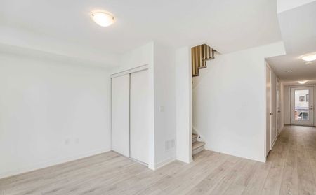 For Lease - 3079 Cherry Blossom Cmn N/A, Burlington, Ontario - Photo 5