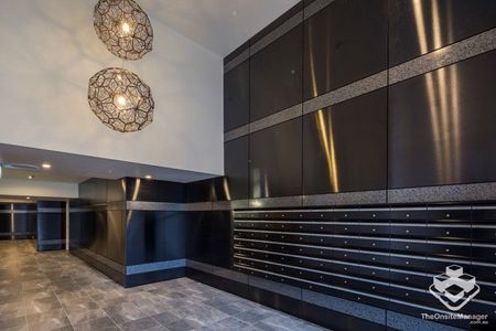 MILTON - FULLY FURNISHED 1 BEDROOM 1 BATHROOM APARTMENT WITH 1 SECURE CAR PARK - JUST 2KM FROM THE CBD - Photo 4