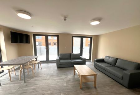 5 Bed Flat, Stokes Croft, BS2 - Photo 3