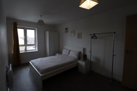 2 bedroom flat to rent - Photo 2