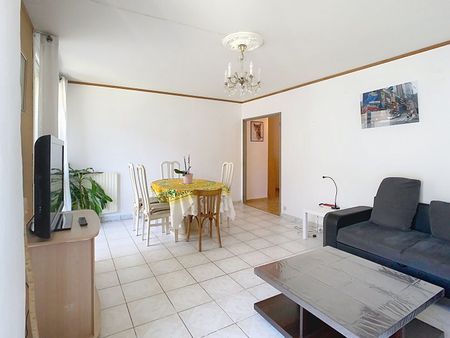 Apartment - Photo 2