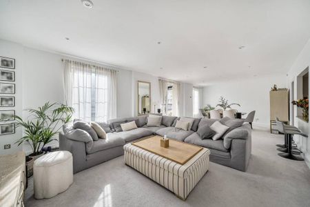 3 bedroom flat to rent - Photo 3