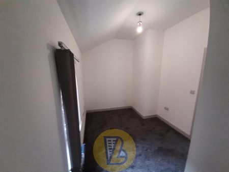 1 bedroom block of apartments to rent - Photo 2