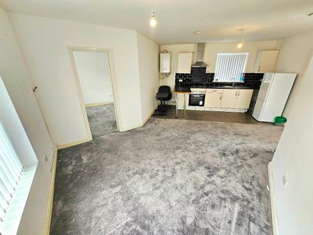 Cringle Road, Levenshulme, Manchester, M19 - Photo 4