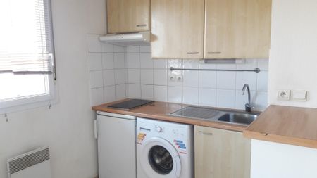 location Appartement T2 DE 43.6m² À MARSEILLE - Photo 2