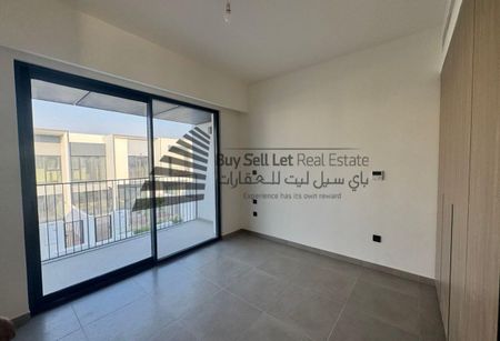 BRAND NEW | SPACIOUS | SINGLE ROW | NEAR ENTRANCE - Photo 2