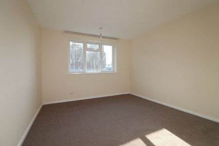 Jupps Lane, Goring-by-Sea, BN12 2 bedroom ground floor flat to rent - Photo 3