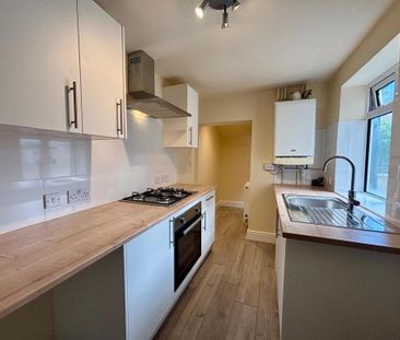 2 bedroom terraced house to rent - Photo 4