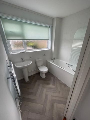 3 bedroom detached house to rent - Photo 3