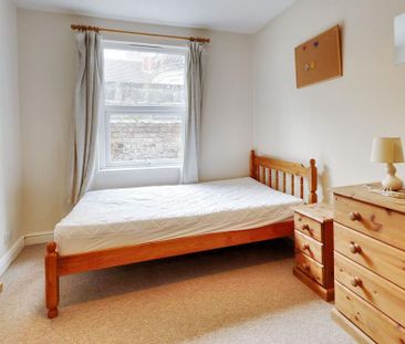 3 bedroom end of terrace house to rent - Photo 6