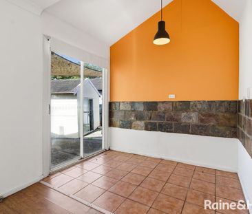 Charming Family Home - Photo 2