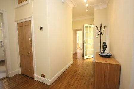 Murrayfield Drive, Murrayfield, Edinburgh - Photo 2