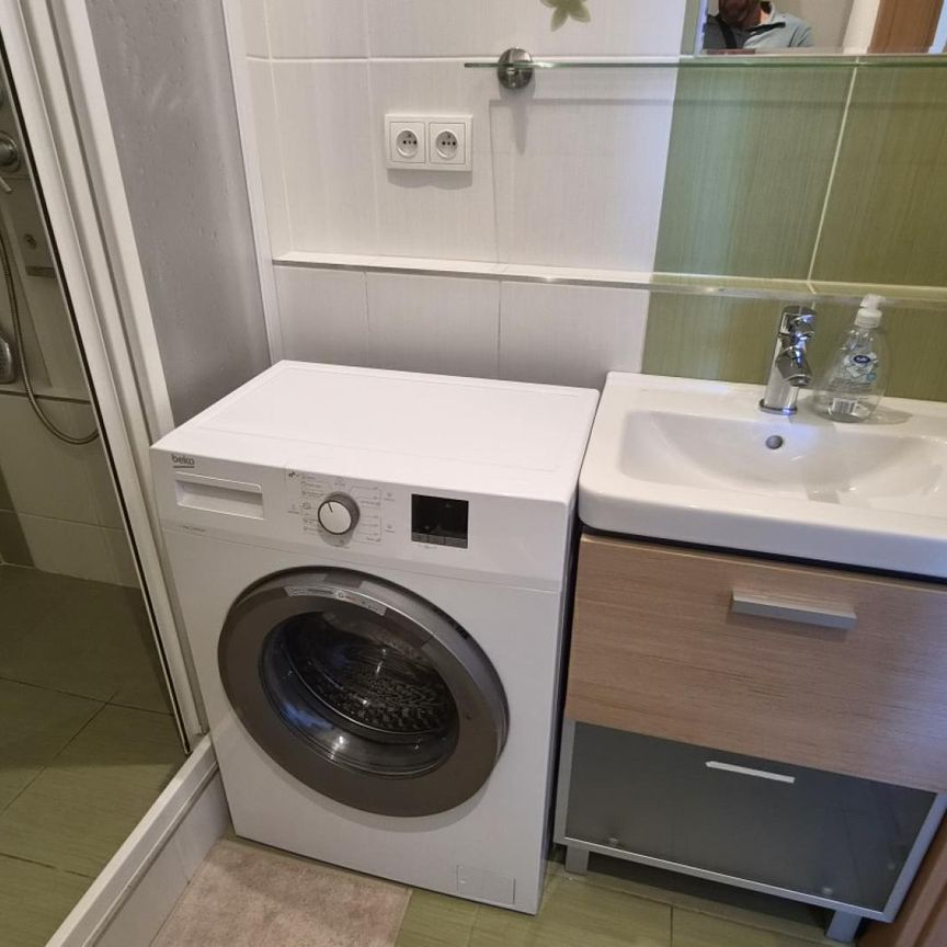 Pronájem bytu 1+1 27 m² - Photo 1