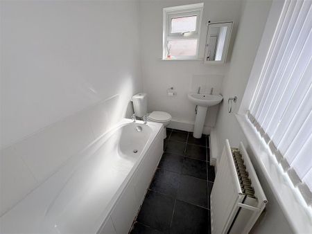 2 bedroom terraced house to rent - Photo 5