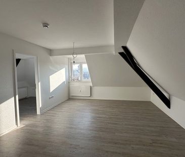 Wohnen im Herzen von Bruchsal - 2 Zimmer im Dachgeschoß mit Balkon - Foto 2