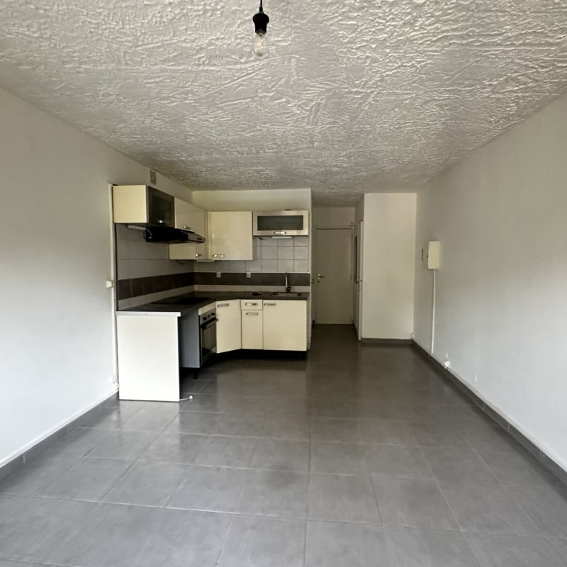 Studio libre immédiatement - Photo 1