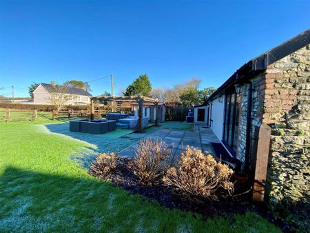 2 bedroom barn conversion to rent - Photo 4
