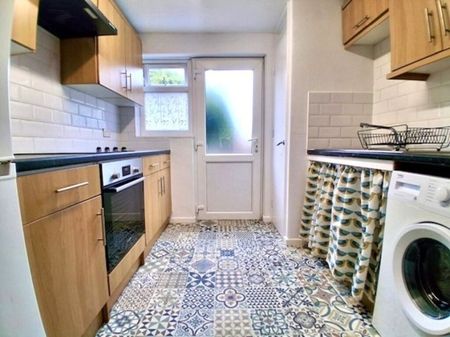 Highdene Road, Cambridge £1,250 pcm ⓘ The monthly or weekly payment required by the landlord. Read our glossary page , 2 bedrooms, apartment, to let * Tenant info - Photo 3