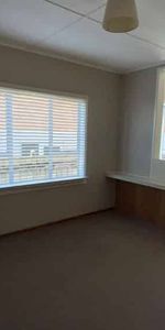 FOUR BEDROOMS IN A PRIME LOCATION - Photo 4