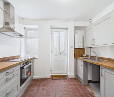 2 bedroom terraced house to rent - Photo 5