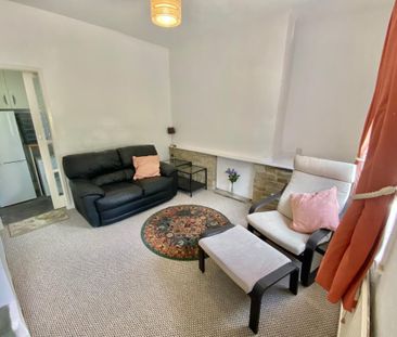 Whitehead Lane, Huddersfield - Photo 1