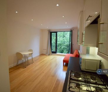 1 bedroom flat to rent - Photo 3