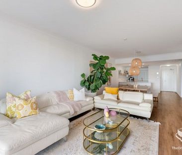 SPACIOUS APARTMENT WITH RIVER VIEW - Photo 5