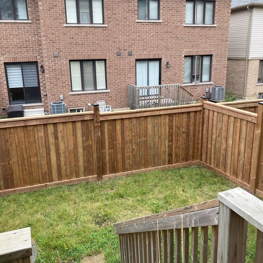 For Lease - 10 Bradshaw Drive, Hamilton, Ontario - Photo 2