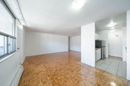 For Lease - 5 Glamorgan Avenue Unit# 904, Toronto, Ontario - Photo 2