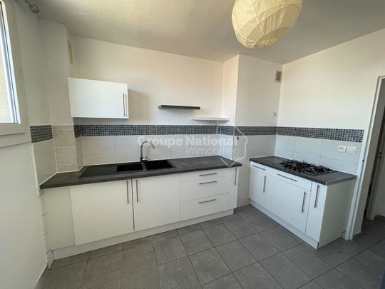 Appartement 2ème étage situé à Valréas, - Photo 1