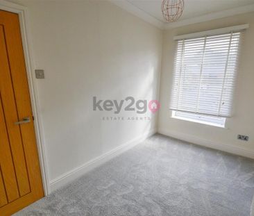 2 bedroom end of terrace house to rent - Photo 4
