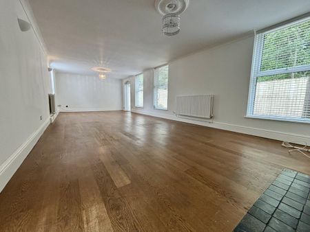 5 bedroom semi-detached house to rent - Photo 2