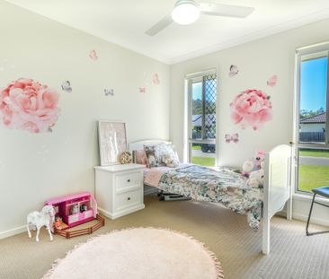 :: MODERN UP MARKET RESIDENCE IN FOREST SPRINGS ESTATE! - Photo 3