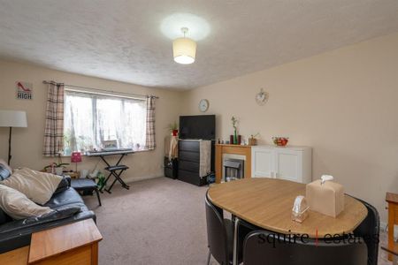 2 bedroom flat to rent - Photo 2