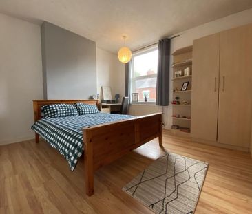 4 bedroom terraced house to rent - Photo 5