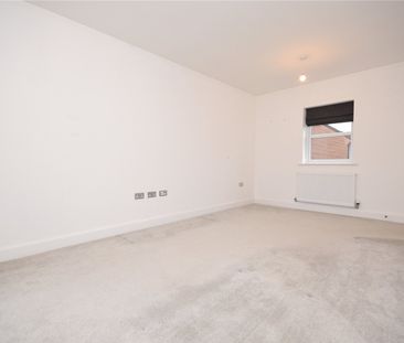 7, Crocus Drive, Drighlington, Bradford, West Yorkshire, BD11 1EQ - Photo 3