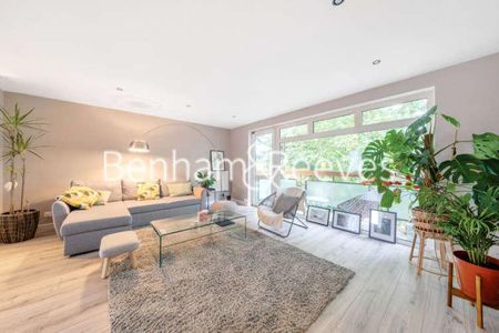 Fitzroy Court, Shepherds Hill, N6 - Photo 4