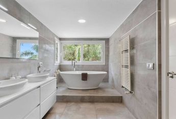 Luxury Villa for rent in Las Chapas, Spain